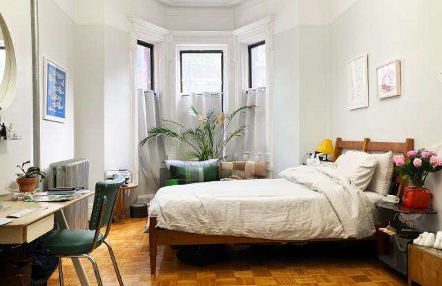 154 Kent Street - 154 Kent Street, Brooklyn, NY 11222