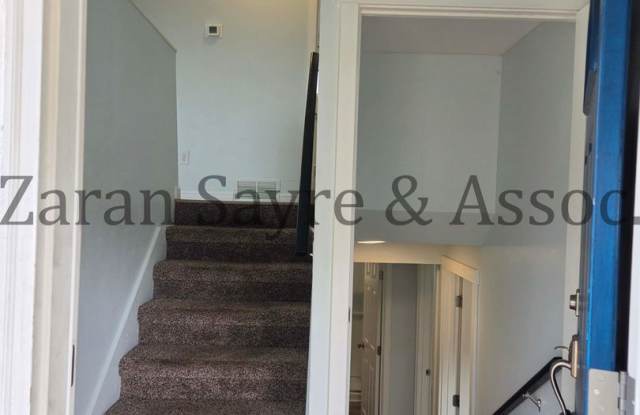483- Fully Renovated 4 Bedroom on Quiet Cul-de-sac Gallery 3