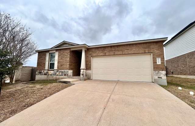 Charming 3/BR 2/BA Home with Spacious Backyard photos photos