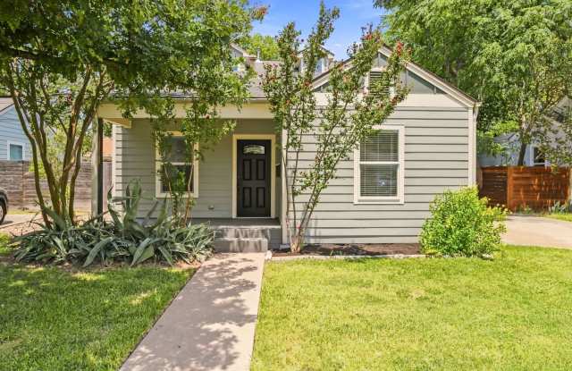 UT PRE-LEASE: 2013 Completely Remodeled 6 bed / 3 bath North Campus Home Gallery 3
