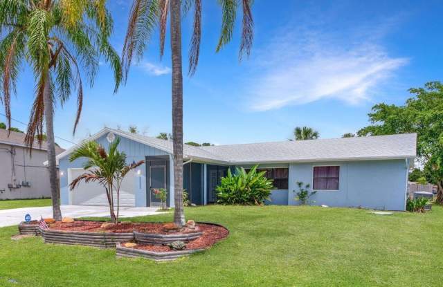 1481 SW GASTADOR Avenue Gallery 2