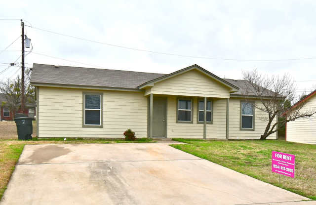 Cute 3 Bedroom 1 Bath Home with storage shed. photos photos