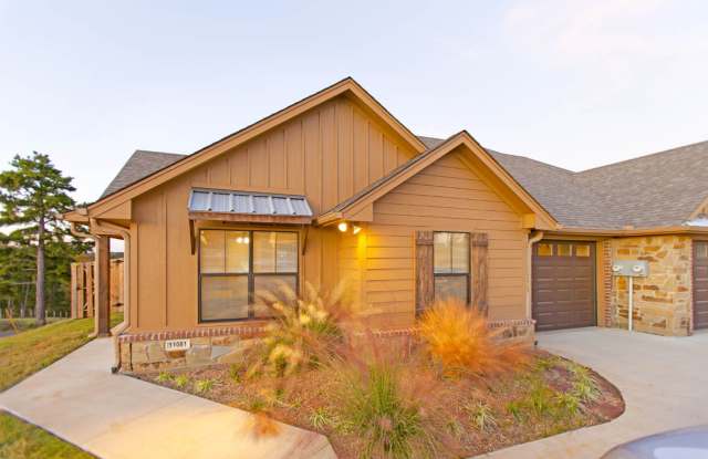 Coming Soon! Stunning 3 bed, 2 bath, 1 car garage located in West Tyler!! photos photos