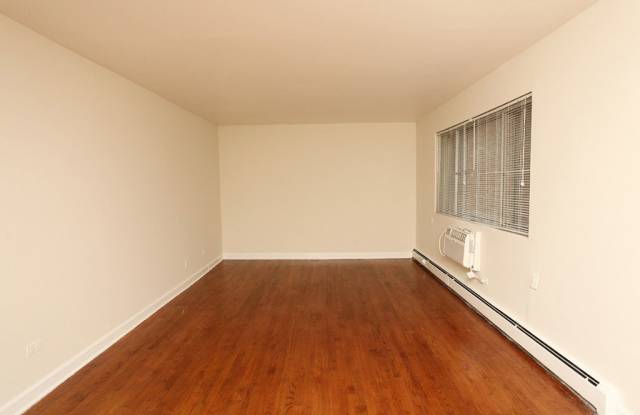 5851 North Winthrop Avenue Gallery 3