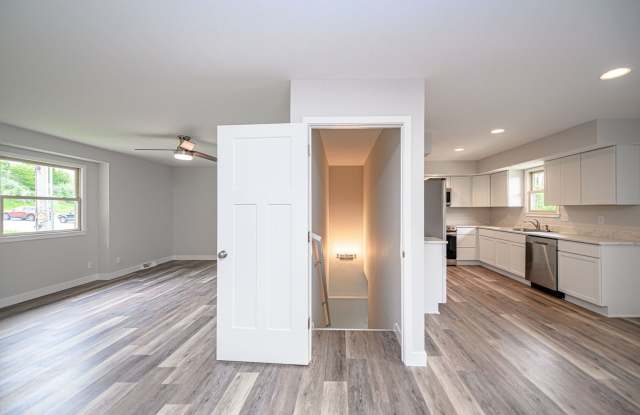 UTILITIES INCLUDED! GEORGETOWN Duplex - SW Columbia – 3 Bed, 3 Bath photos photos