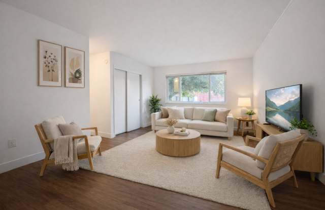 Seward Park Court | Hidden Gem in Serene Neighborhood w/ Onsite Parking Gallery 4