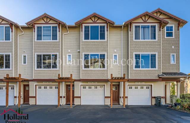 Amazing 3-level Home in Beautiful Neighborhood!!! *** NEW PRICE *** 1 application in process as of 10/30 Gallery 2