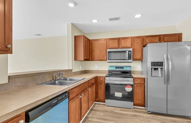Easy, Modern Comfort in a Prime Charleston Location! photos photos