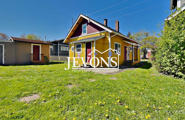 1-bedroom apartment located near Auburn Station and Walmart with on-site laundry available Gallery 3