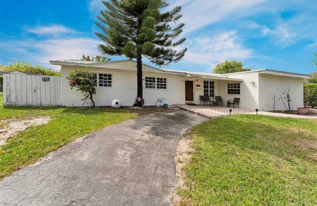 9750 SW 74th St photos photos