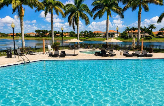 7950 SW 195th Ter Gallery 3