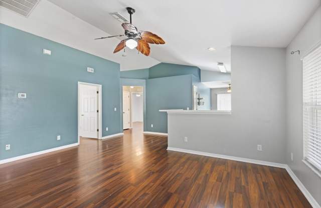 7408 OXFORD GARDEN Circle Gallery 3