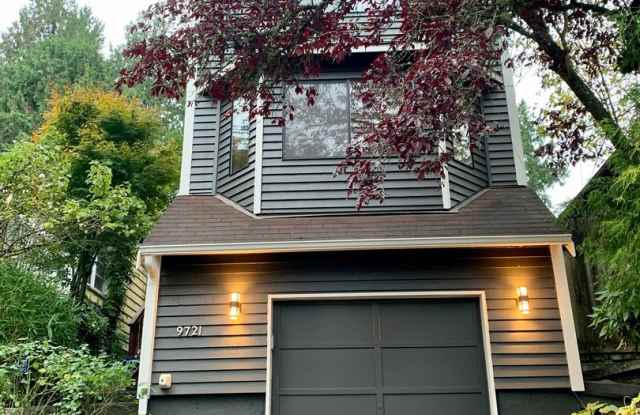 Great Maple Leaf 2-story 3 bed/2.5 bath with deck and garage available June 1st for $3795! - 9721 20th Avenue Northeast, Seattle, WA 98115