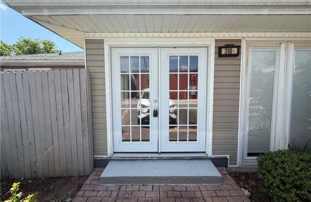318 E Pickens Road Gallery 1