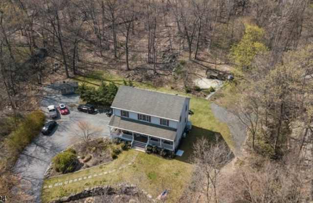 125 NEWBURY PL - 125 Newbury Pl, Riverdale, NJ 07457