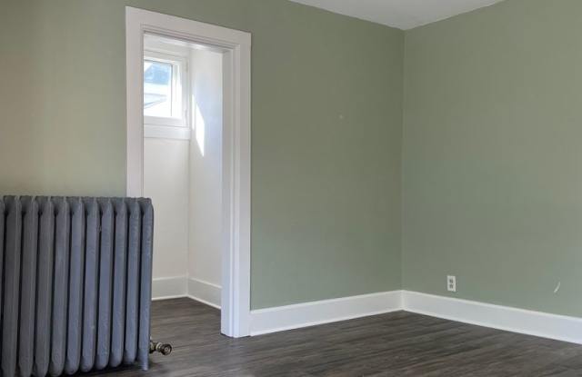 Five Bedroom Home in Central La Crosse - 406 15th Street South, La Crosse, WI 54601