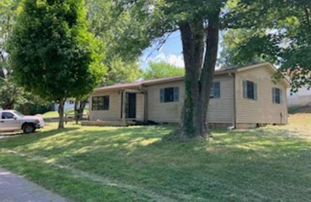 3 bedroom, 1 bath Home: Located in Ellettsville! photos photos