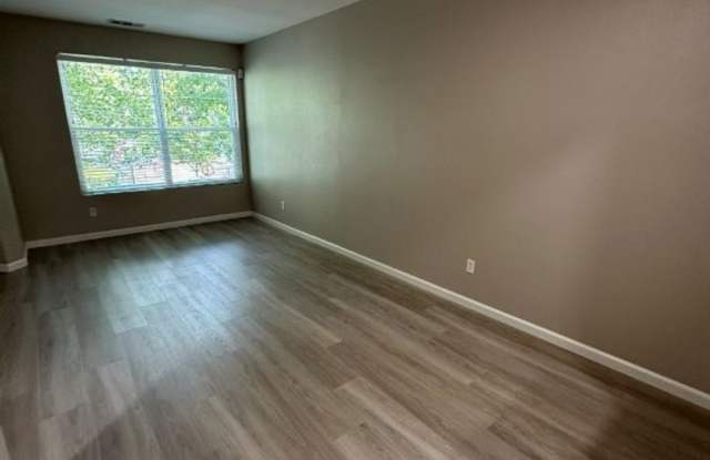Nor Cal Realty Inc, 3 bedroom 3 bath townhouse with 2 car garage Gallery 4