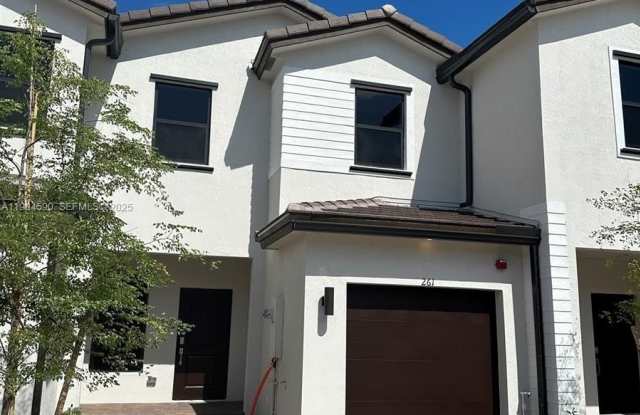 261 SW 159th Way photos photos