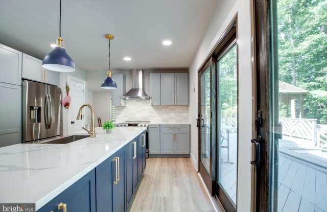 5352 SIDEBURN ROAD Gallery 3