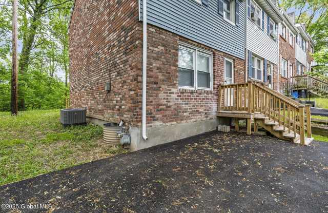 98 Mount Hope Drive Gallery 2