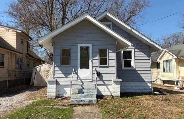 Charming 2-Bedroom Home with Secure Front Porch, Carport & Big Yard in Goodyear Heights photos photos