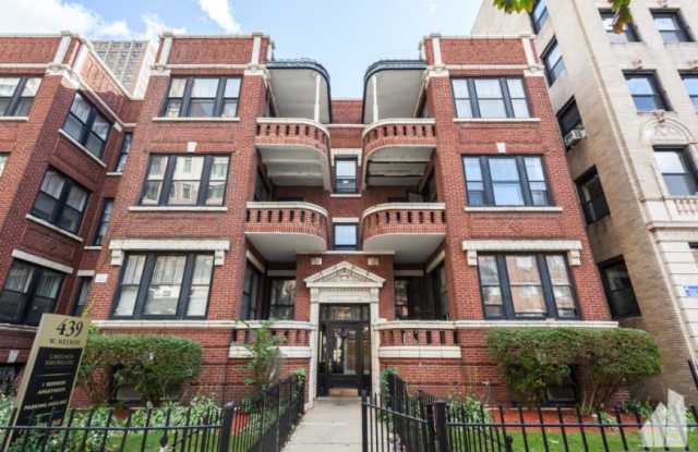 439 W Melrose St photos photos