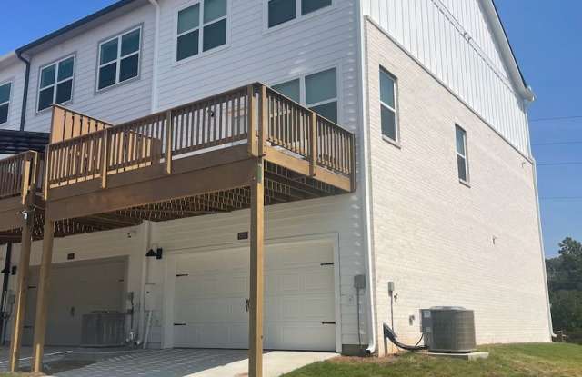 Mableton Townhome, On the Doorstep of Downtown! Gallery 3