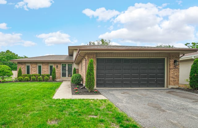 6901 Creekside Road - 6901 Creekside Road, Downers Grove, IL 60516 6901 Creekside Road - 6901 Creekside Road, Downers Grove, IL 60516