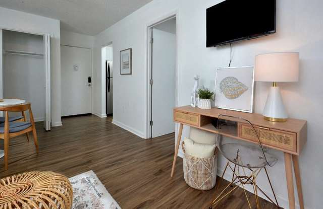 Capital Flats & Magnolia Square Apartments Gallery 3