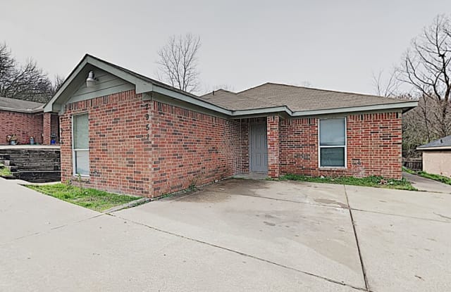 2957 Loving Ave - 2957 Loving Ave, Fort Worth, TX 76106