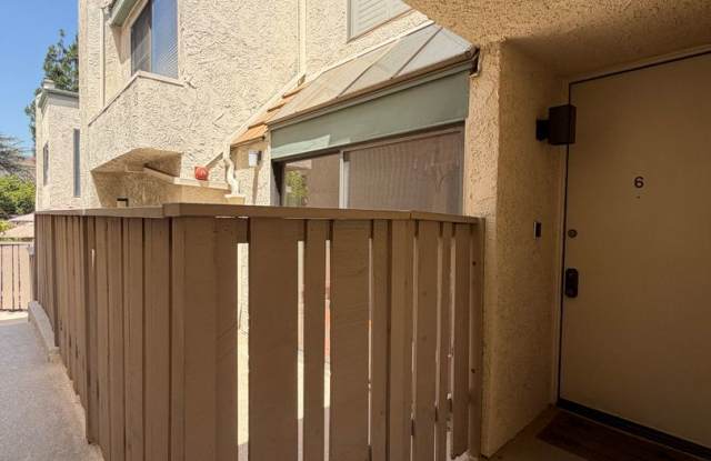 Large Townhome in Glendale, Verdugo Woodlands Gallery 4