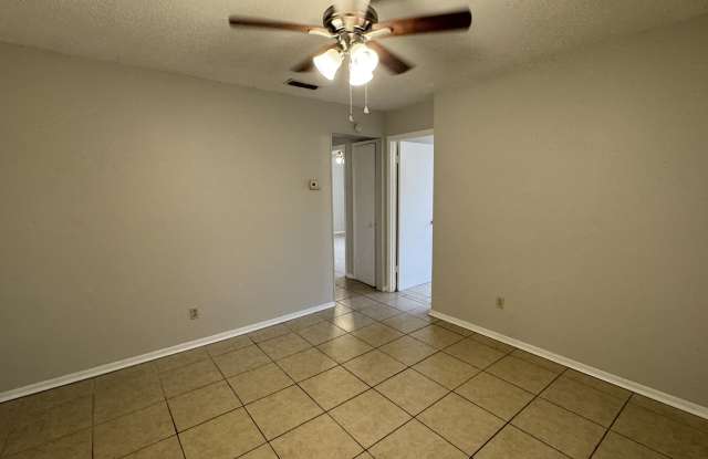 2043 Northwest Wynwood Driveapt 5 Gallery 2