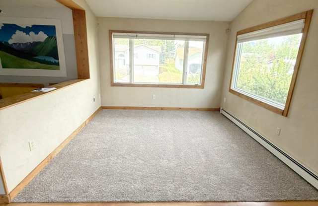 Southside Four Bedroom Home, Near Hospital Gallery 4
