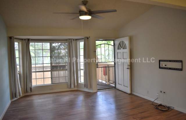 Crosspointe 2/2/2 Townhome (near to Aloha Stadium) Gallery 3