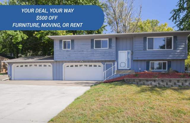 Spacious Fully Furnished 3-Bedroom Home with 4-Car Garage  Fenced Yard in SE Sioux Falls - 4504 South Cliff Avenue, Sioux Falls, SD 57103