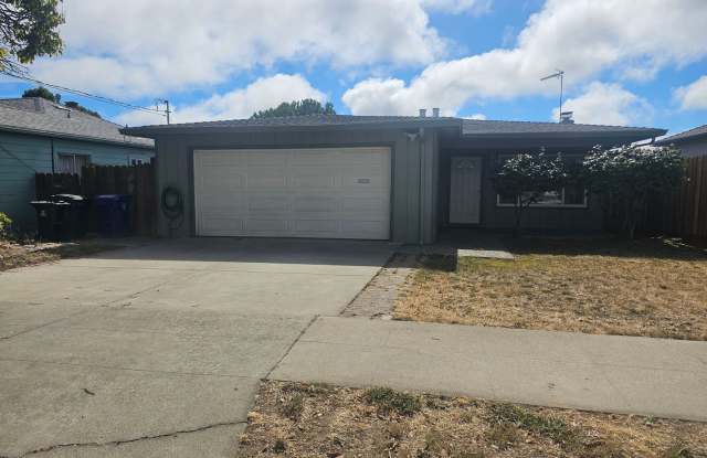 3 bedroom 3 bathroom  Sunny Updated home Near Community Park photos photos