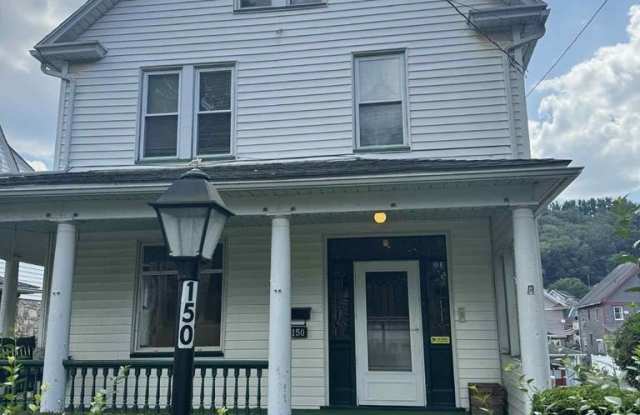 150 HAMMER AVE photos photos