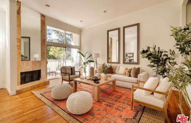 17158 Palisades Cir Gallery 4