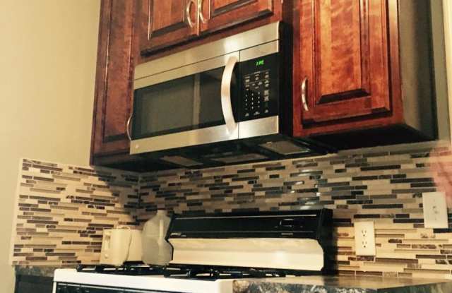 7915 Belleview Gallery 4