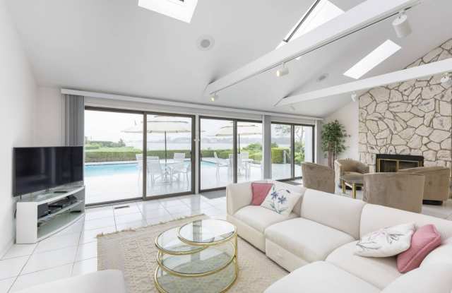 14 Canal Way Gallery 4