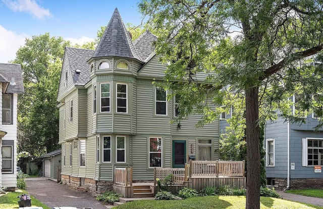 Unique 8 or 9 bedroom House Available Fall 2026 photos photos