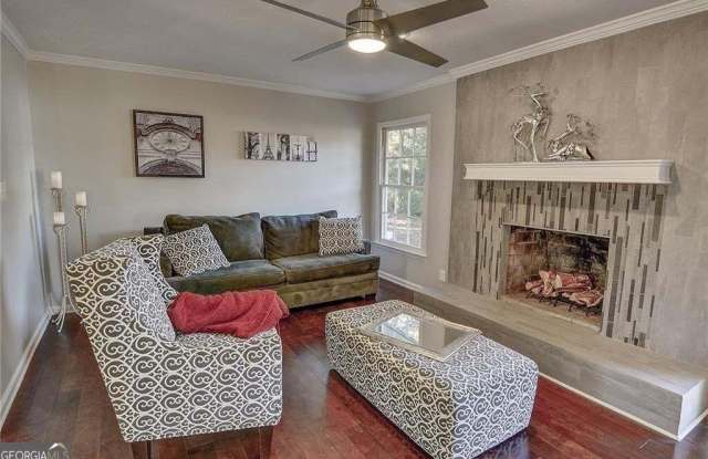 3188 Robin Lane NW Gallery 4