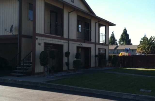 747 E TABOR AVE #4 Gallery 1