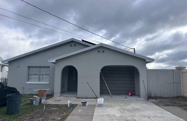 A Four-Bedroom Home with PRIVATE POOL in Kissimmee, FL - 603 North Forrest Avenue, Kissimmee, FL 34741
