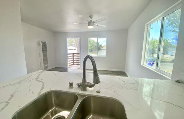 5290 Manhasset Dr Gallery 3