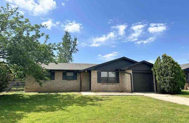 4810 NW Hoover- COMING SOON! photos photos