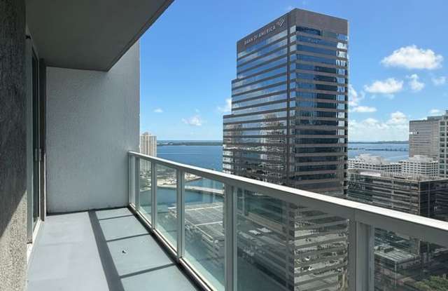 Spacious 1BR with Large Balcony & City/Bay Views at 500 Brickell Gallery 1