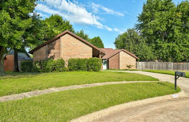 Charming 3-Bed, 2-Bath Home in West Norman – Minutes from Sooner Mall Gallery 3