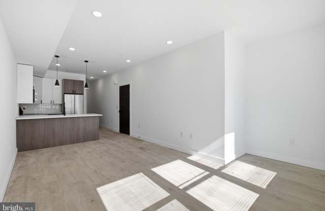 2346 N 16TH Street Gallery 4